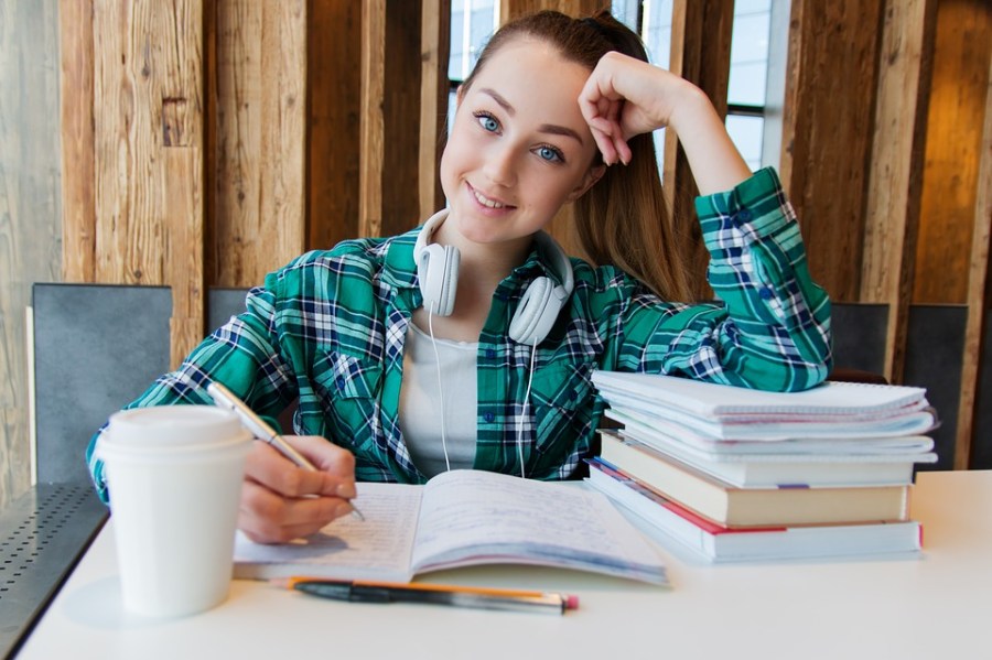 how to win scholarship essay contests